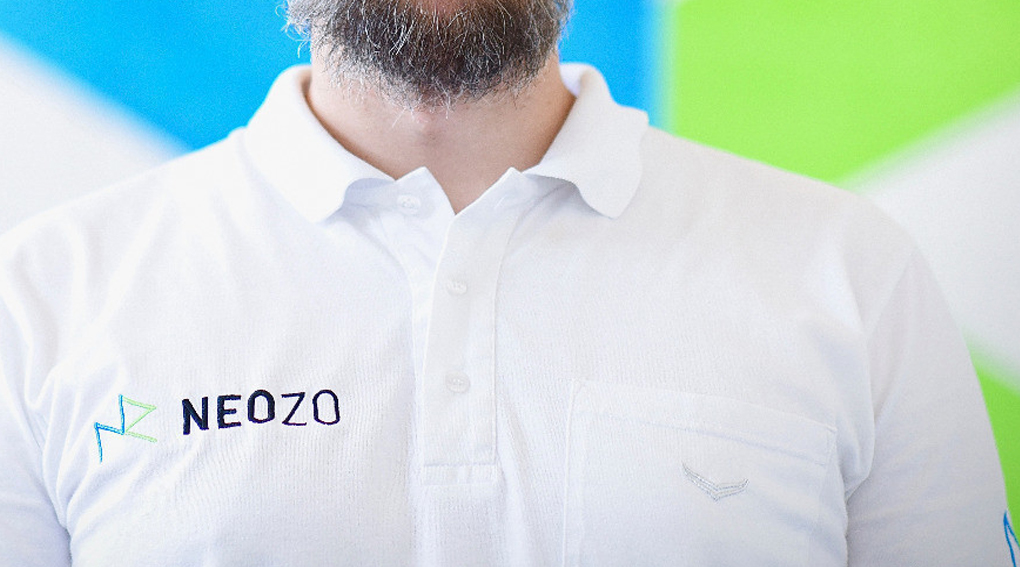 NEOZO Brand Shirt
